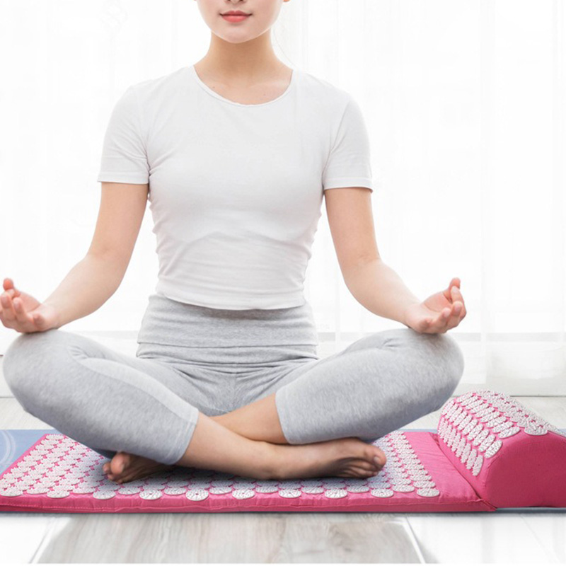 Pilates Yoga Studio - Alas Pijat Akupresur Shakti Mat dengan